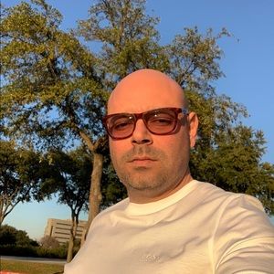 Meet your Posher, Yhonder